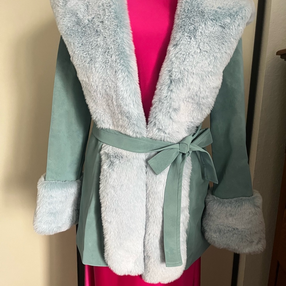 Chic Women's Light Blue Teddy Jacket